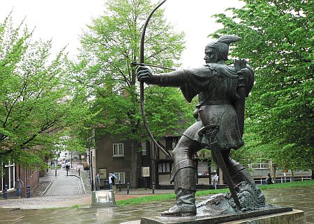 20060506_Nottingham_Robin_Hood_statue.jpg